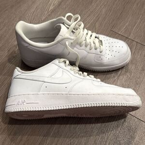 AUTHENTIC NIKE AIR FORCE MENS